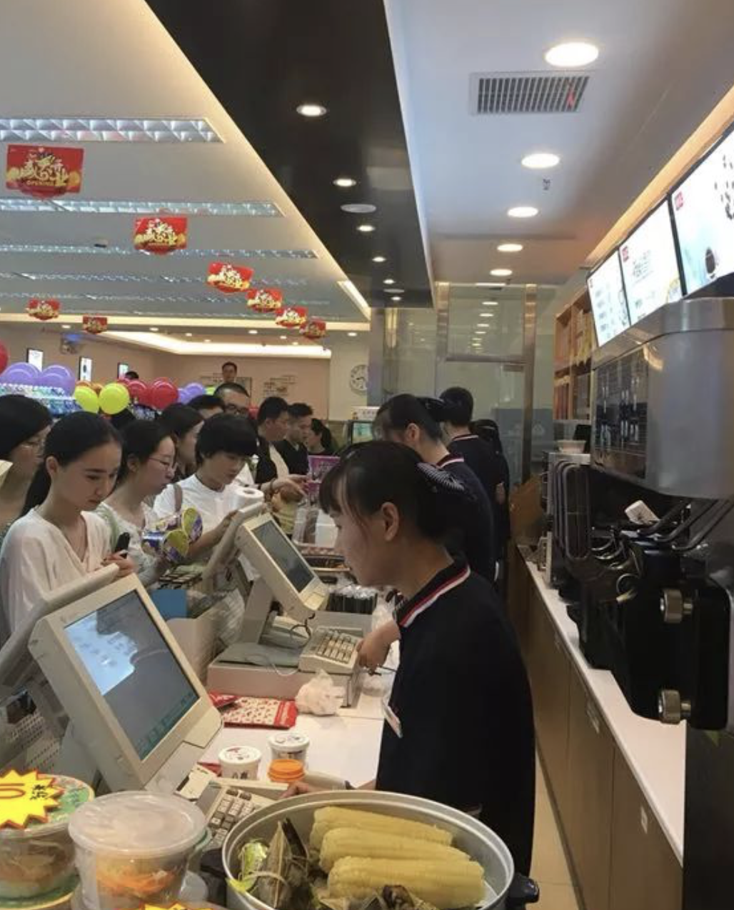 8个月从0到100家，明年要开到500家，邻几便利店幕后操盘手刘忠建的谋局